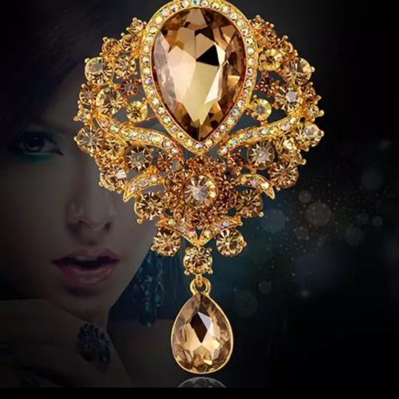 Champagne Crystal Teardrop Brooch Pin - Picture 1 of 1